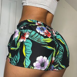 Old Navy sz:s Summer Floral Short Shorts